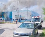 Se registra un incendio en un maquiladora ubicada en el parque Colonial