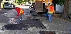Plan emergente de bacheo avanza y no se detiene: Lalo Gattás.