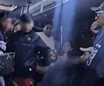 Joven saca hacha durante pelea a bordo de transporte público Joven saca hacha durante pelea a bordo de transporte público