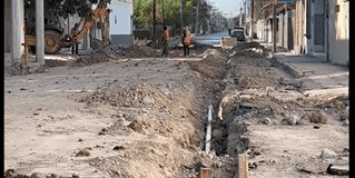 Remueven el adoquín por errores en trabajos Remueven el adoquín por errores en trabajos