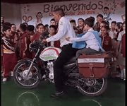 Reviven en escuela la magia del correo