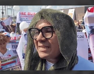 Alcalde de Reynosa desaire a colectivos de desaparecidos durante el Desfile