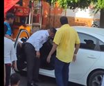 Automovilista ingresa al desfile en Ciudad Madero