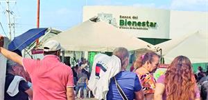 Piden instalar sanitarios en bancos de Bienestar