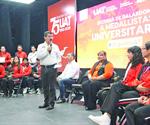 Entrega rector el galardón ‘Orgullo UAT’