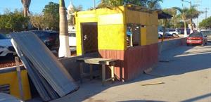 Indigna retiro de taquerías