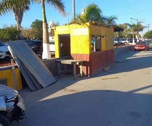 Indigna retiro de taquerías