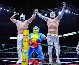 Komander se lució junto a Místico