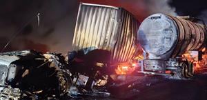 Chocan tráileres en carretera Tula-Palmillas