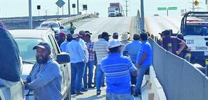 Pacífico diálogo entre policías y agricultores