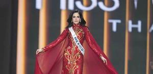 Debuta como Miss Universo