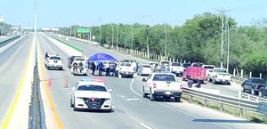 Pega a la construcción bloqueo de productores