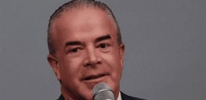 Dan orden de aprehensión a Raúl Rocha, dueño de Miss Universo