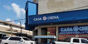 Autoridades inspeccionan  mercancías de comercios