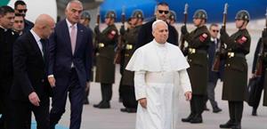 León XIV inicia su visita a Turquía en un momento crucial para la paz