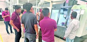 Estudiantes de la UTTN en industria aeronáutica