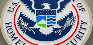 Jueza amplía acceso para audiencias de fianza a inmigrantes sin antecedentes