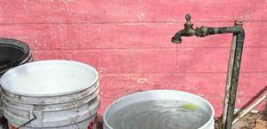 La crisis de agua afecta a cientos  de familias