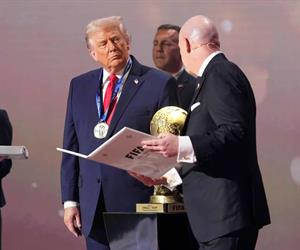 FIFA otorga a Donald Trump un premio de la paz, alejándose de su enfoque tradicional en el deporte