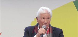 Richard Gere elogia a Claudia Sheinbaum en la FIL de Guadalajara