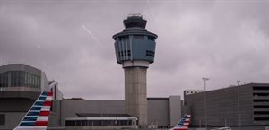 La FAA investiga a aerolíneas de EEUU por recortes de vuelos durante el cierre gubernamental