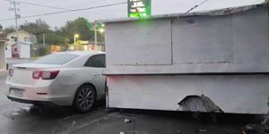 Sale borracho de   la Feria y embiste  puesto de tamales