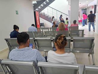 Mantienen servicios pese  al cierre de las direcciones