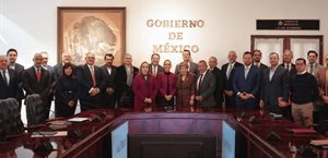 Sheinbaum sostiene encuentro con empresarios de México y extranjeros