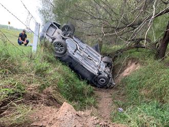 Volcadura en la Matamoros-Reynosa deja dos jóvenes lesionados