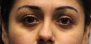 Detienen a mujer acusada de asalto a un autoservicio