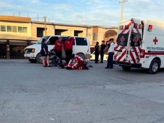 Choque entre camioneta y moto deja una mujer lesionada en Río Bravo