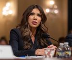 Kristi Noem defiende políticas de inmigración en audiencia del Congreso