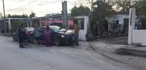 Conductor choca contra carros estacionados en Río Bravo