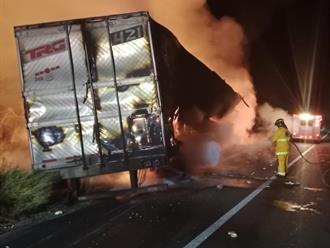Conductor sobrevive tras incendio de tráiler; iba de Reynosa a Zacatecas