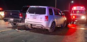 Chocan 3 autos en carambola