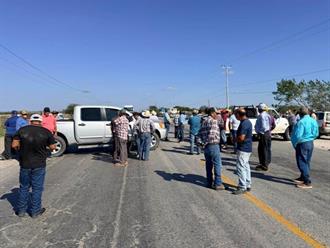 Se manifiestan productores hoy