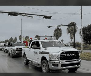Agentes investigadores llevan regalos a niños de la Nopalera
