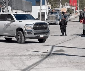 Rescate de chofer de quinta rueda en Reynosa