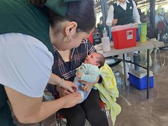 Detienen la aplicación de vacunas ¡por vacaciones!