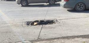 Coladera sin rejas, un peligro para peatones