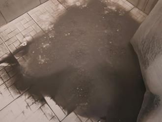 Llega agua con lodo; contamina domicilios