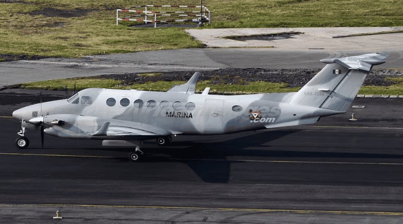 Al menos 5 muertos en choque de avión de la Armada de México cerca de Galveston, Texas