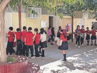 Aprueban frenar uso comercial de imagen de menores en escuelas