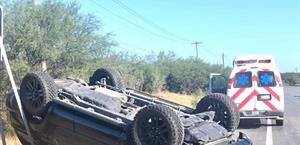 Joven guatemalteca resulta herida en volcadura en la carretera Victoria-Matamoros