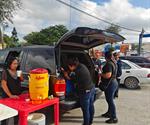 Regalan tacos y café a sus clientes