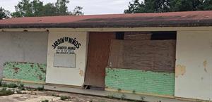 Deslaves en río Bravo causan grieta en calle