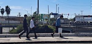 Urgen reponer barandas en el puente vehicular 4