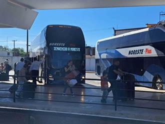 Retornan vacacionistas  y congestionan central