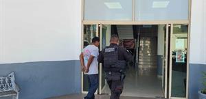 Primer detenido de 2026 por molestar a la esposa