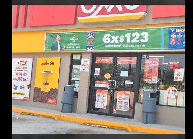 Intriga cierre masivo de Oxxos; puertas presentan cadena y candado